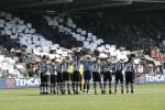 31-08-2008 VOETBAL: Heracles-Feyenoord: Almelo
Team Heracles 1 minuut stilte ivm overlijden van Gerard Tusveld en Alex Korte

Foto: Edwin Verheul