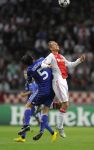 25-08-2010 VOETBAL: CHAMPIONS LEAGUE: AJAX - DINAMO KIEV: AMSTERDAM
Siem de Jong in kopduel met links Ognjen Vukojevic

Foto: Sander Chamid