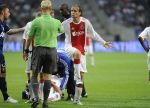 31-07-2010 VOETBAL: JOHAN CRUIJFF SCHAAL: AJAX - FC TWENTE: AMSTERDAM
Siem de Jong protesteert tegen de rode kaart van Luis Suarez bij Kevin Blom

Foto: Sander Chamid