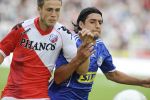 29-07-2010 VOETBAL: FC UTRECHT - FC LUZERN: UTRECHT
Rickt van Wolfswinkel in duel met rechts Nelson Ferreira

Foto: Sander Chamid