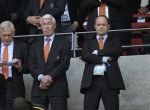 02-07-2010 VOETBAL:2010 FIFA WORLD CUP:NEDERLAND-BRAZILIE:PORT ELIZABETH
Henk Kesler, de scheidende directeur betaald voetbal van de KNVB,  geflankeerd door de komende directeur Bert van Oostveen

Foto:Soenar Chamid