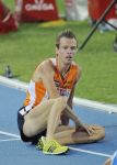 29-07-2010 ATLETIEK:EUROPEAN CHAMPIONSHIPS:BARCELONA
Arnoud Okken gaat struikelend over de finish van de 800 meter

Foto: Margarita Bouma