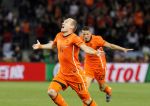 06-07-2010 VOETBAL:2010 FIFA WORLD CUP:URUGUAY-NEDERLAND:KAAPSTAD (NETHERLANDS ONLY)
Arjen Robben na zijn fantastische kopbal waarmee hij  de stand op 3-1 bracht

Foto: Mutsu KAWAMORI