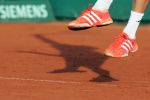 09-07-2010 TENNIS:ATP CHALLENGER TOUR:SIEMENS OPEN:DEN HAAG:

Illustratief, schaduw, tennisschoenen.

Foto: Hans Willink