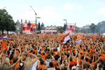 13-07-2010 VOETBAL: HULDIGING NEDERLANDS TEAM MUSEUM PLEIN: AMSTERDAM
Overzicht Museumplein, Oranje publiek

Foto: Sander Chamid