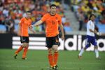19-06-2010 VOETBAL:2010 FIFA WORLD CUP:NEDERLAND-JAPAN:DURBAN
Mark van Bommel geeft aanwijzingen

Foto:Soenar Chamid