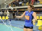 11-10-2009 VOLLEYBAL: SUPERCUP 2009: APELDOORN
Monique Wismeijer met de champagne

Foto: Sander Chamid