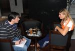 04-09-2010 : HOCKEY : BDO FIH WORLD CUP HOCKEY WOMEN 2010 : PERSMOMENT NEDERLANDS ELFTAL : ROSARIO (ARGENTINIE)
Kim Lammers geinterviewd door Thijs Smeenk (ANP).
Foto : Ben Haeck
