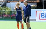 08-09-2010 : HOCKEY : BDO FIH WORLD CUP HOCKEY WOMEN 2010 : TRAINING NEDERLANDS ELFTAL : ROSARIO (ARGENTINIE)
Wieke Dijkstra en Taco van den Honert (assistent trainer).
Foto : Ben Haeck