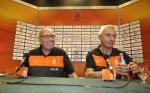 01-09-2010 VOETBAL:PERSCONFERENTIE:NOORDWIJK
Bondscoach Bert van Marwijk geflankeerd door Kees Jansma

Foto: Michel Utrecht