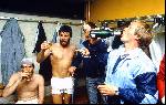 VOETBAL:PSV-AJAX:10MEI1986 - Eric Gerets heft het champagneglas na de overwinning
Copyright: Soenar Chamid