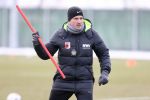 Chef-Trainer Manuel Baum (FC Augsburg) als Speerwerfer, Training, FC Augsburg, Football, 1.Bundesliga, 17.01.2016 


SCS/PIXATHLON (NETHERLANDS ONLY) *** Local Caption ***