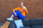 19-07-2022 ATLETIEK: WK ATLETIEK, EUGENE
Anouk Vetter heeft een dag na haar zevenkamp tijd om te ontspannen en haar zilveren medaille te tonen.
Foto: SCS/Erik van Leeuwen